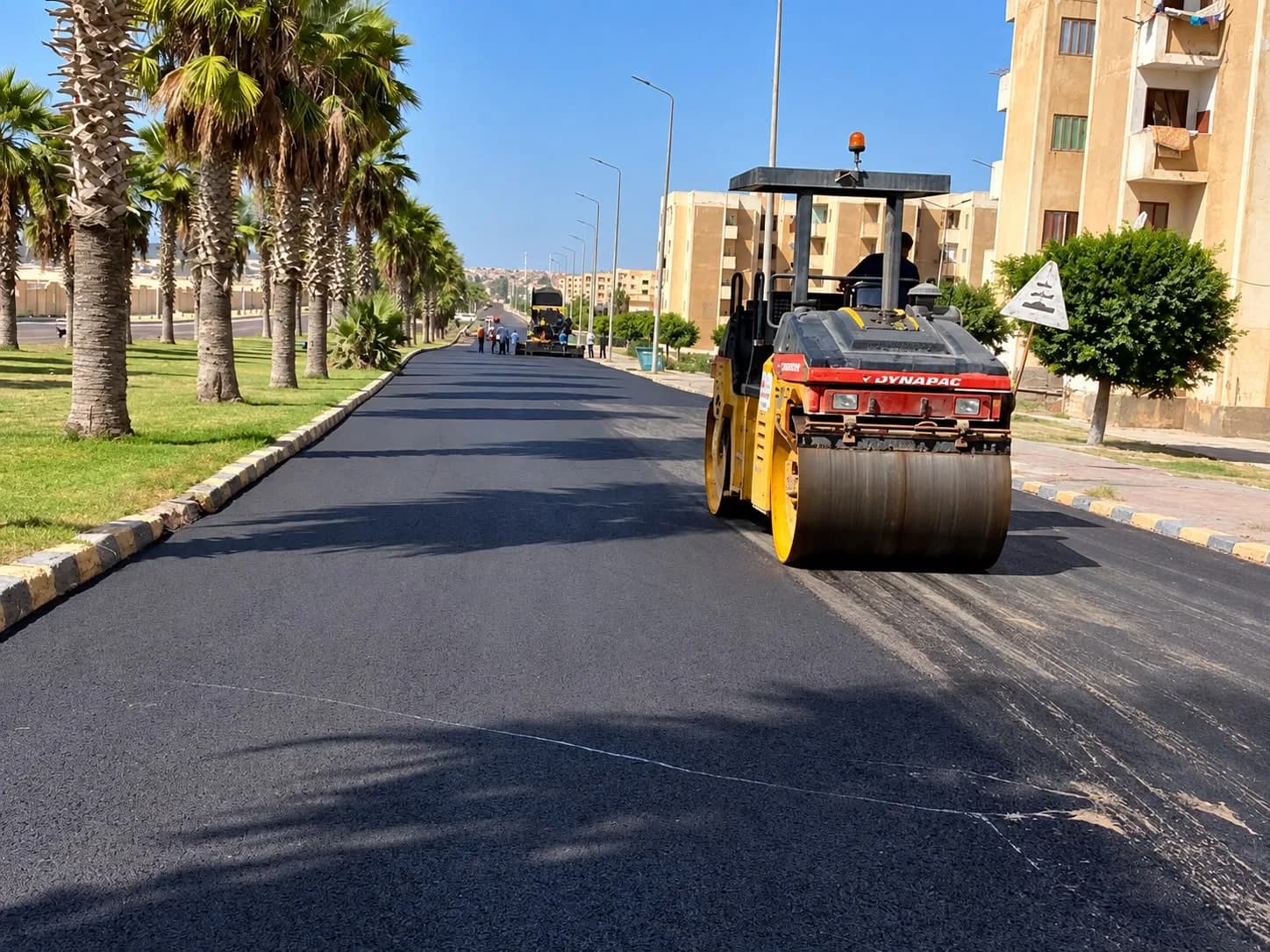 دمك الطبقة السطحية