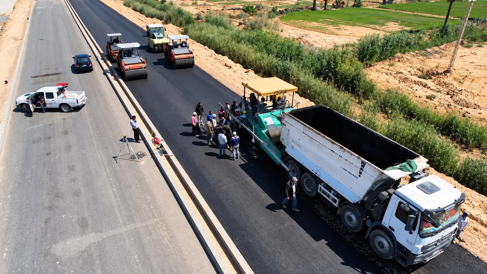 Asphalt paving convoy